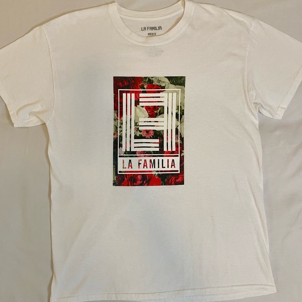 La Familia White T-Shirt   Size-M